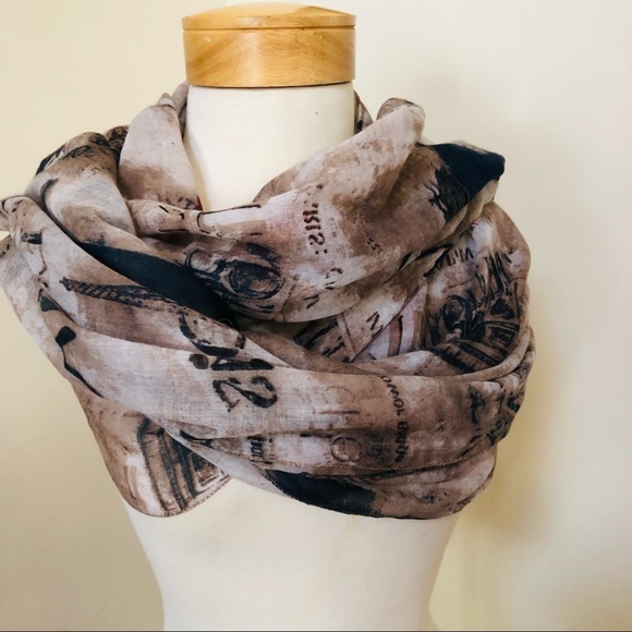 Paris motive scarf/wrap - Picture 4 of 7